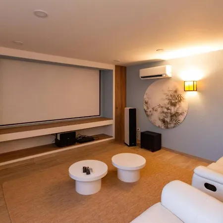 Dome Du Levant Cinema Piscine Et Climatisation Glamping Holving